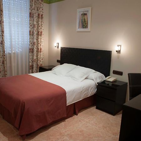 Hotel Alfonso IX (Adults Only) Касерес Екстер'єр фото