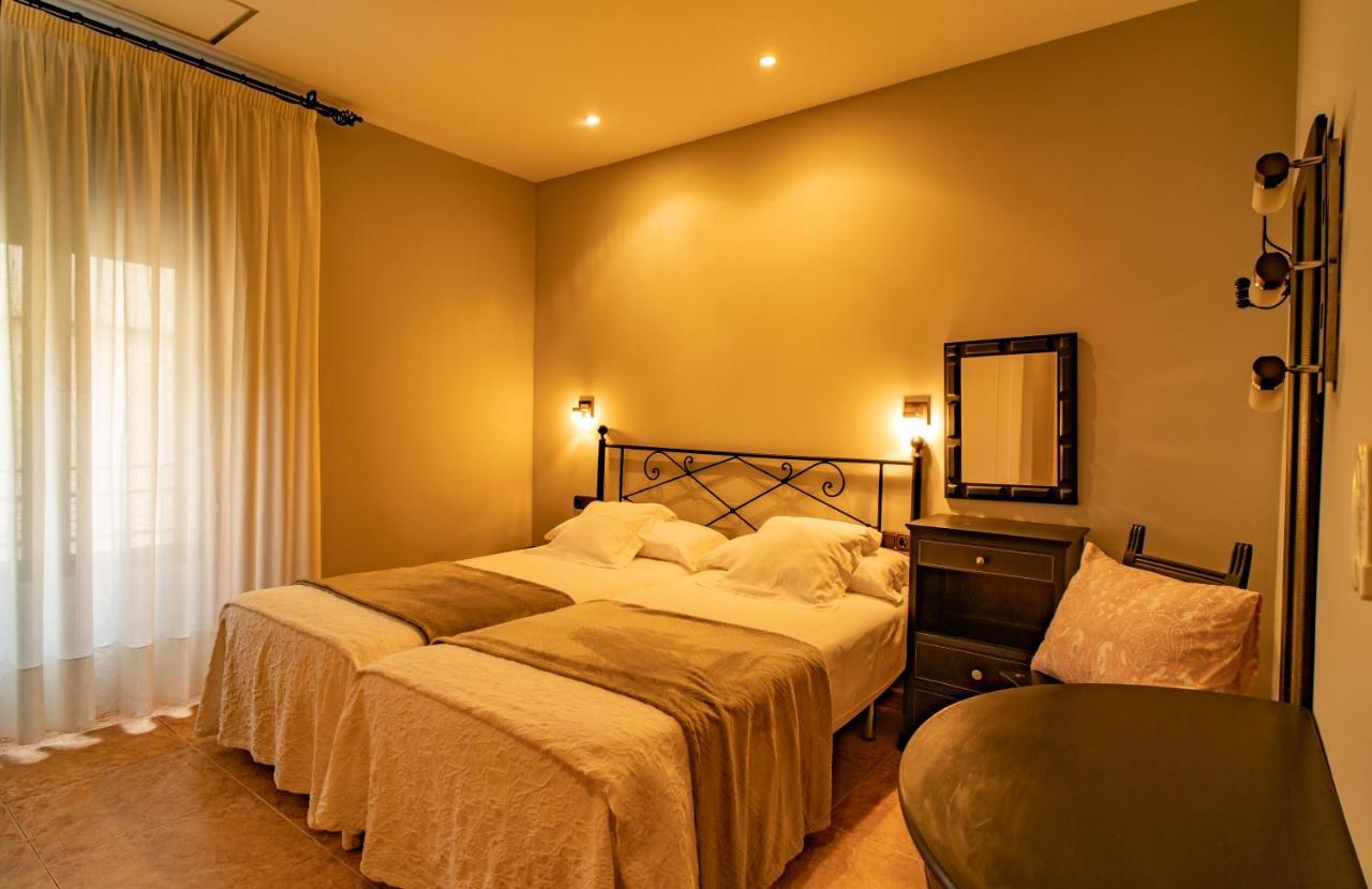 Hotel Alfonso IX (Adults Only) Касерес Екстер'єр фото