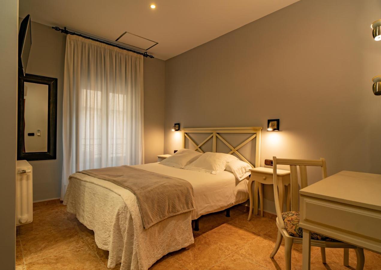 Hotel Alfonso IX (Adults Only) Касерес Екстер'єр фото