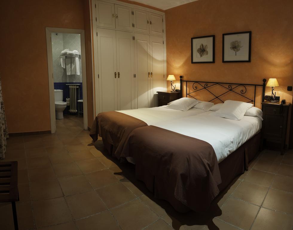 Hotel Alfonso IX (Adults Only) Касерес Екстер'єр фото