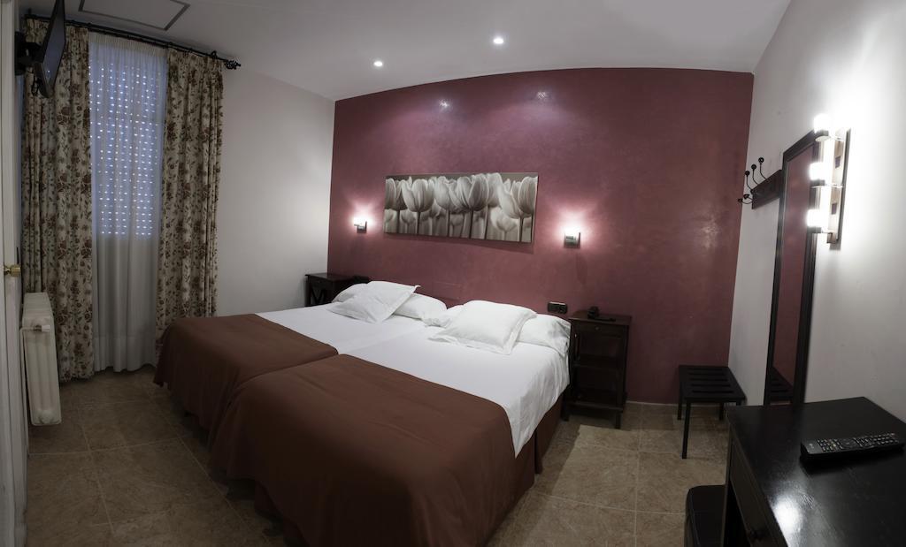 Hotel Alfonso IX (Adults Only) Касерес Екстер'єр фото